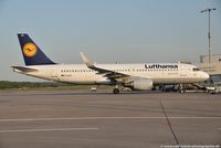 D-AIUX @ EDDK - Airbus A320-214(W) - LH DLH Lufthansa - 7256 - D-AIUX - 20.04.2018 - CGN - by Ralf Winter