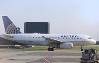 N852UA @ KIAD - Airbus A319-131