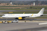EC-MJR @ LOWW - Vueling A321 - by Andreas Ranner