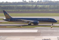 VN-A868 @ LOWW - Vietnam Airlines Boeing 787 - by Andreas Ranner
