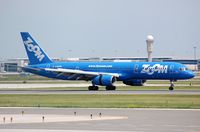 C-GTSN @ CYYZ - Zoom B752 landing. - by FerryPNL