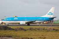 PH-BDE @ EHAM - KLM B733 lining up. - by FerryPNL