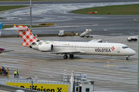 EI-EWI @ VIE - Volotea Boeing 717 - by Thomas Ramgraber