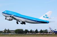 PH-BFG @ EHAM - KLM B744 lifting-off. - by FerryPNL