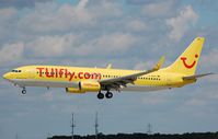 D-AHFD @ EDDL - TUIfly B738 landing - by FerryPNL