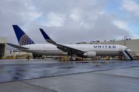 N654UA @ SFO - SFO 2018. - by Clayton Eddy