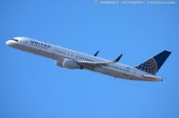 N589UA @ KEWR - Boeing 757-222 - United Airlines  C/N 28707, N589UA - by Dariusz Jezewski www.FotoDj.com