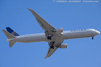 N68061 @ KEWR - Boeing 767-424/ER - United Airlines  C/N 29456, N68061 - by Dariusz Jezewski www.FotoDj.com