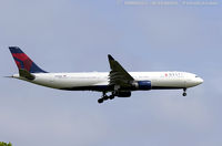 N819NW @ KJFK - Airbus A330-323 - Delta Air Lines  C/N 858, N819NW - by Dariusz Jezewski www.FotoDj.com