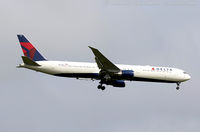 N834MH @ KJFK - Boeing 767-432/ER - Delta Air Lines  C/N 29707, N834MH - by Dariusz Jezewski www.FotoDj.com