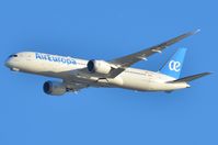 EC-MSZ @ GCLP - Air Europa B789 turning finals. - by FerryPNL