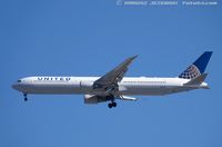 N69059 @ KEWR - Boeing 767-424/ER - United Airlines  C/N 29454, N69059 - by Dariusz Jezewski www.FotoDj.com
