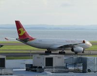 B-8776 @ NZAA - taxying to gate - by Magnaman