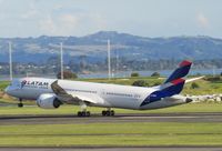 CC-BGE @ NZAA - take off - by Magnaman
