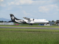 ZK-MVW @ NZAA - landing at AKL - by Magnaman