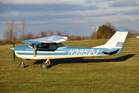 N3952J @ 40I - Cessna 150G 52J taxiing - by Christian Maurer
