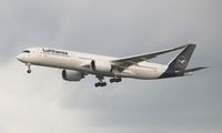 D-AIXI @ ORD - Lufthansa - by Florida Metal