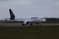 D-AIQS @ NWI - Departing Norwich after a repaint into the new Lufthansa livery - by AirbusA320