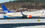 LN-RGD @ ESSA - taxying to the active RW26 - by Friedrich Becker