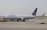 N675UA @ KORD - Boeing 767-322