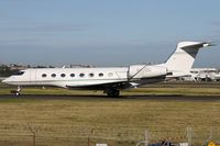 N102BG @ YSSY - taxiing - by Bill Mallinson