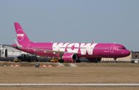TF-DTR @ KBWI - Airbus A321-253N