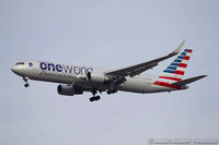 N343AN @ KJFK - Boeing 767-323/ER - Oneworld (American Airlines)   C/N 33082, N343AN - by Dariusz Jezewski www.FotoDj.com