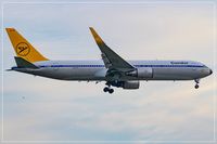 D-ABUM @ EDDF - Boeing 767-31B - by Jerzy Maciaszek