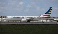 N810NN @ KMIA - American 737-823 - by Florida Metal