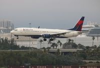 N815DN @ KFLL - Delta 737-932 - by Florida Metal