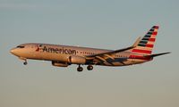 N818NN @ KMIA - American 737-823 - by Florida Metal