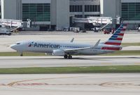 N821NN @ KMIA - American 737-823 - by Florida Metal