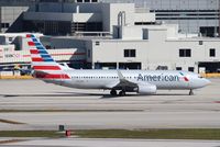 N832NN @ KMIA - American 737-823 - by Florida Metal