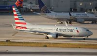 N833NN @ KMIA - American 737-823 - by Florida Metal