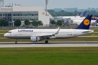 D-AIUT @ EDDM - Arrival of Lufthansa A320 - by FerryPNL