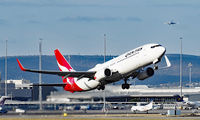 VH-VZY @ YPPH - Boeing B737-838. Qantas VH-VZY departed runway 21, YPPH 22/03/19. - by kurtfinger