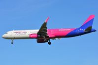HA-LXK @ EHEH - Wizz A321 landing in EIN - by FerryPNL