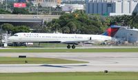 N925DL @ KFLL - FLL spotting - by Florida Metal