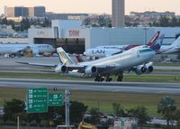 B-LJC @ KMIA - MIA spotting - by Florida Metal