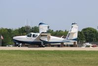 N1066L @ KOSH - Lake LA-4-200