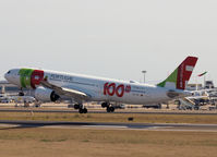 CS-TUI @ LPPT - Landing on Lisbon Airport - by Willem Göebel