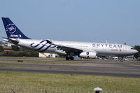 B-5949 @ YSSY - TAXI FROM 34L - by Bill Mallinson