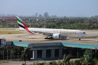 A6-EWI @ KFLL - Emirates