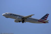 N114UW @ KEWR - Airbus A320-214 - American Airlines  C/N 1148, N114UW - by Dariusz Jezewski www.FotoDj.com