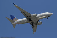 N38727 @ KEWR - Boeing 737-724 - United Airlines  C/N 28797, N38727 - by Dariusz Jezewski www.FotoDj.com