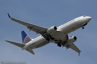 N78285 @ KEWR - Boeing 737-824 - United Airlines  C/N 33452, N78285 - by Dariusz Jezewski www.FotoDj.com