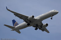 N29124 @ KEWR - Boeing 757-224 - United Airlines  C/N 27565, N29124 - by Dariusz Jezewski www.FotoDj.com
