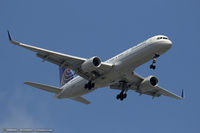 N17122 @ KEWR - Boeing 757-224 - United Airlines  C/N 27564, N17122 - by Dariusz Jezewski www.FotoDj.com