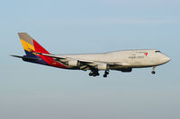 HL7618 @ LOWW - Asiana Cargo Boeing 747-400(F) - by Thomas Ramgraber