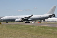 A39-002 @ YSCB - Port side view of RAAF A330-203 MRTT A39-002 Cn 951 taxying in after landing on Canberra’s Rwy 17 on 30Nov2017 at 1023 hrs. The MRTT arrived at Canberra International Airport YSCB six minutes behind new Qantas B787-9 VH-ZNA. - by Walnaus47